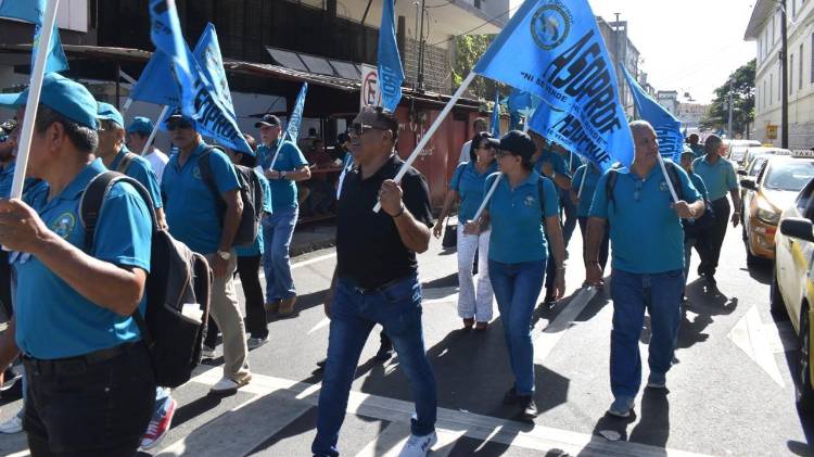 La actividad se realiza desde 5:00 p.m. a 9:00 p.m. en la Iglesia del Carmen.