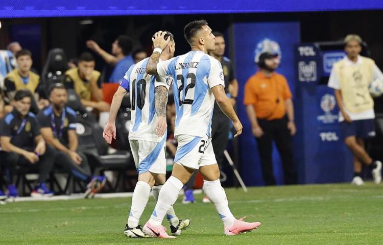 2-0. Julián y Lautaro le dieron la victoria a Argentina