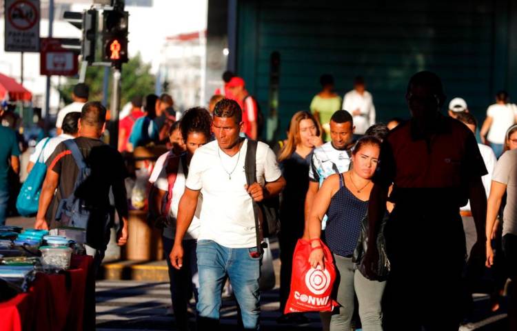 La capacitación digital se convierte en una necesidad urgente para fortalecer la empleabilidad.