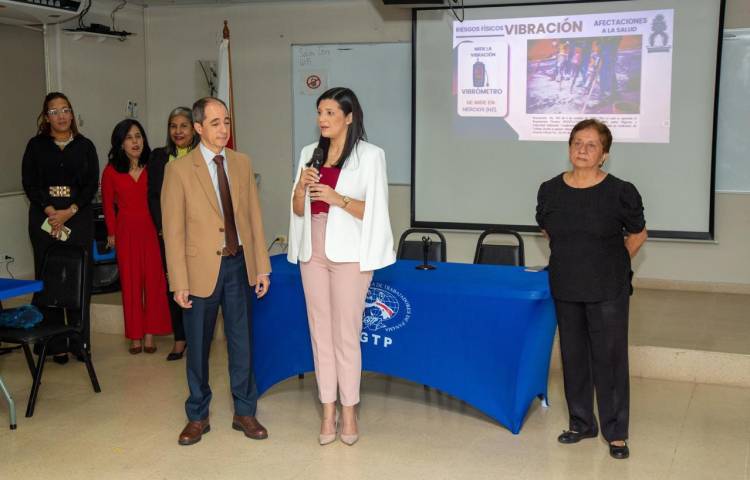 Ministra de Trabajo se reunió con la Central General de Trabajadores de Panamá