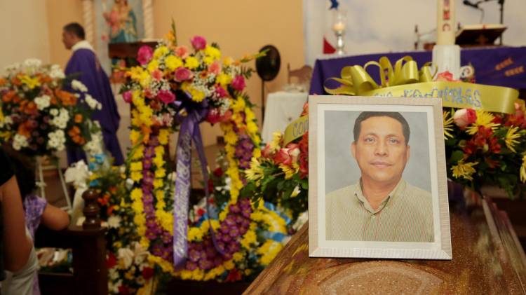 Las honras fúnebres del periodista Daniel Rodríguez en La Pintada, Coclé.