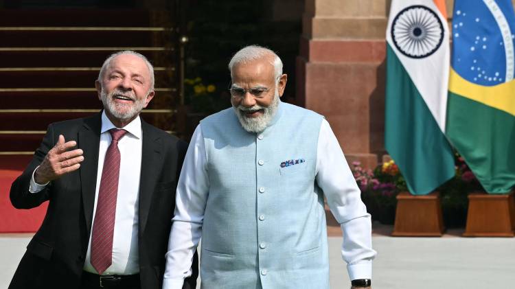 Luiz Inácio Lula da Silva y Droupadi Murmu, presidentes de Brasil e India durante actos oficiales.