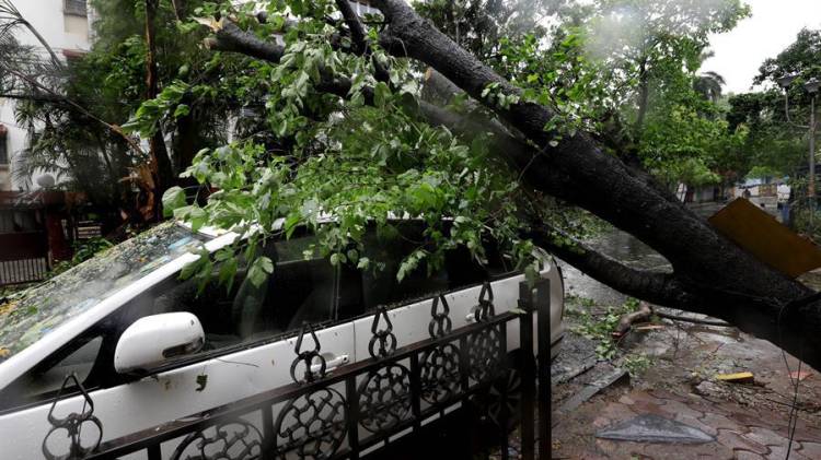 Más de 20 muertos y varios atrapados tras derrumbe