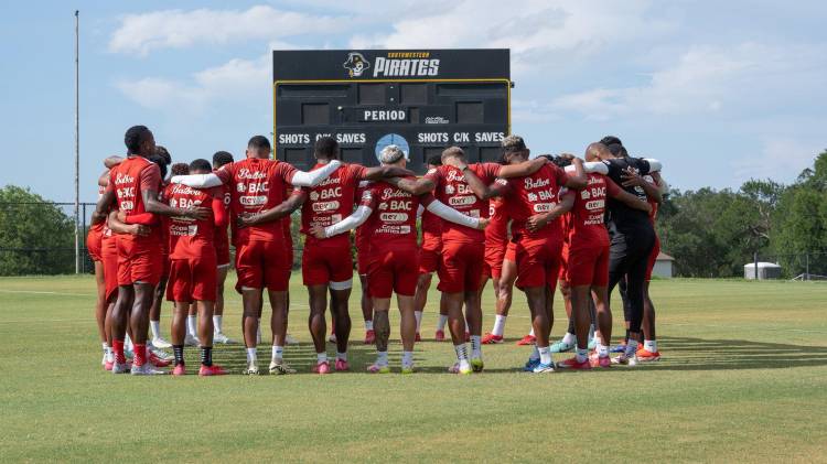 Selección de Panamá en medio del entrenamiento.