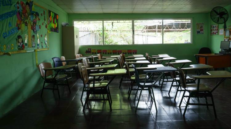 Piqueteos y cierres continúan hoy en todo el país; docentes y obreros mantienen su lucha contra la Ley 462.