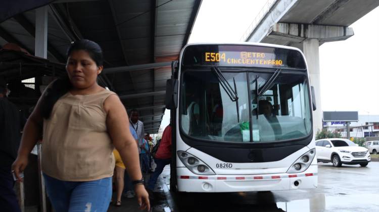 Usuarios esperan que la compra de buses se de una vez por toda este año.