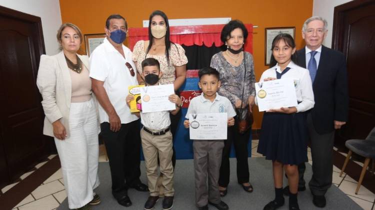 El concurso está dividido en dos categorías: A (de 6 a 8 años) y B (de 9 a 12 años).