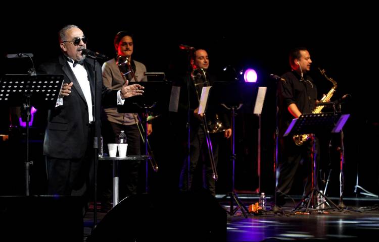 Fotografía de archivo del cantante, compositor y músico de salsa Willie Colón durante una presentación en Guadalajara (México). EFE/Ulises Ruiz Basurto