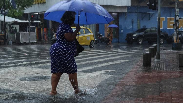 Durante las horas de la mañana, se esperan lluvias aisladas en la vertiente del Caribe.