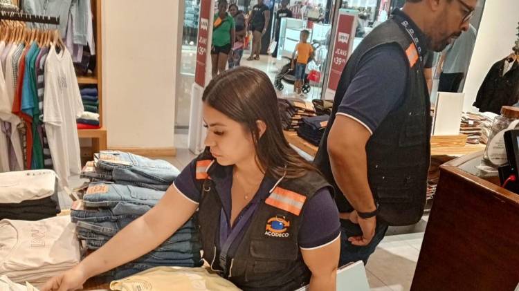 Los funcionarios de la institución realizaron verificaciones en comercios de todo el país.