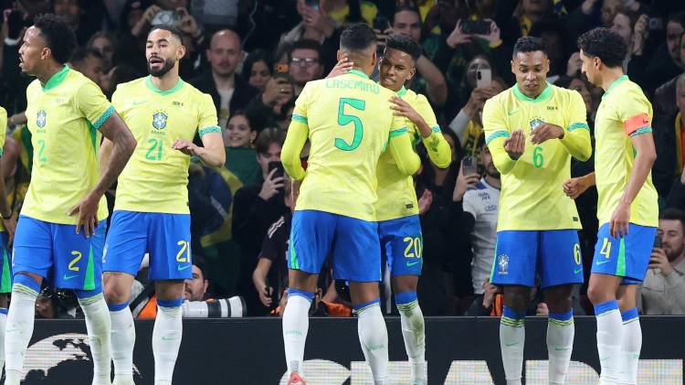 Desde su llegada al banquillo de Brasil, Ancelotti ha ganado cuatro partidos, perdido dos y empatado uno, y su próxima cita será la selección de Túnez, en Lille (Francia) el martes 18 de noviembre.