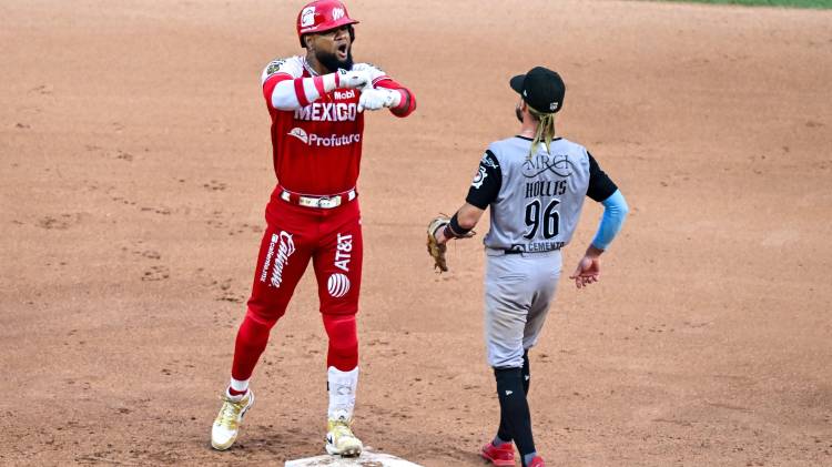 Allen Córdoba jardinero de los Diablos Rojos de México