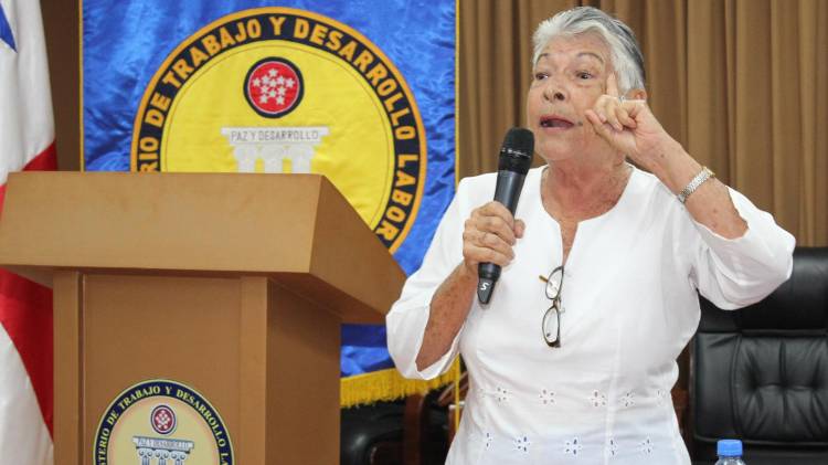 Julia Suira , de Casa Sindical.