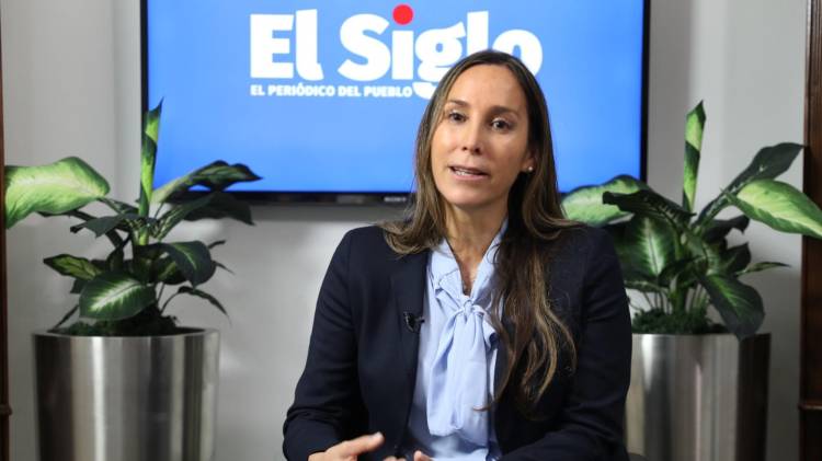 Virginia Carmona, funcionaria del Congreso chileno, conversó con El Polígrafo de El Siglo antes de sus conferencias sobre inteligencia artificial en Panamá.