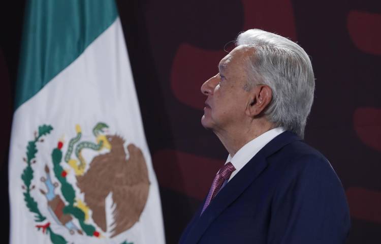 El presidente de México, Andrés Manuel López Obrador, participa este miércoles, durante una rueda de prensa en el Palacio Nacional, de la Ciudad de México (México). EFE/ Mario Guzmán