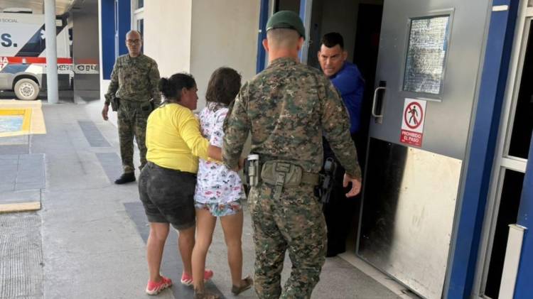 La intervención de unidades del Senafront permitió poner a salvo a una menor en Playa Los Olivos, Chiriquí.