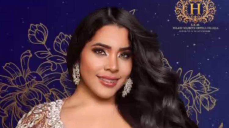 Hilary Maibel Ortega Villega, radiante soberana del 72.º aniversario de la Escuela Francisca C. de Sierra, representa la belleza, alegría y espíritu festivo de Los Robles.