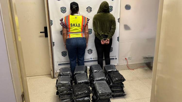 Aprehenden a extranjera con 50 paquetes de presunta droga en Tocumen