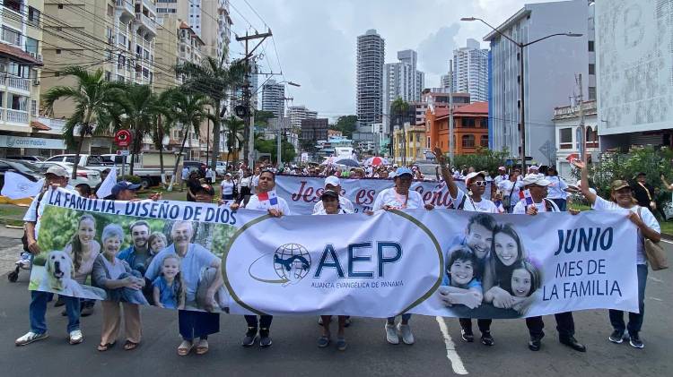 Junio es oficialmente el mes de la familia.