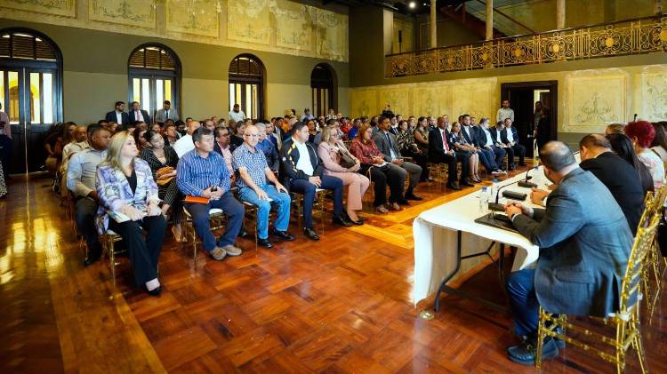 Mingob se reunió recientemente con alcaldes para definir puntos claves sobre la justicia comunitaria.