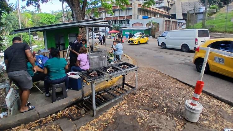 Los pequeños negocios habían estado funcionando allí por más de dos décadas.