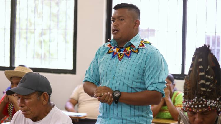 El dirigente Jhon Hooker hizo un llamado al Gobierno para que el desarrollo llegue a su comunidad.