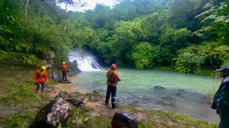 Ayer se reactivó el operativo de búsqueda.