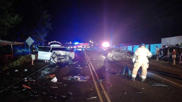 Unidades de emergencia y policiales atendieron el accidente ocurrido en la vía de circunvalación de Guararé, provincia de Los Santos, donde un peatón perdió la vida tras ser atropellado.