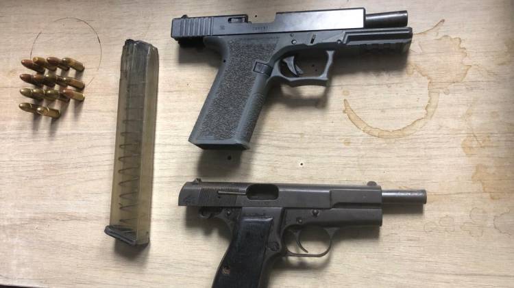 Las armas incautadas durante las acciones policiales en diferentes setores.