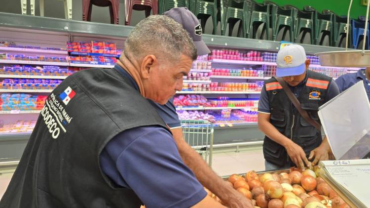 El operativo fue realizado por el Ministerio de Salud (Minsa) y la Autoridad de Protección al Consumidor y Defensa de la Competencia (Acodeco).