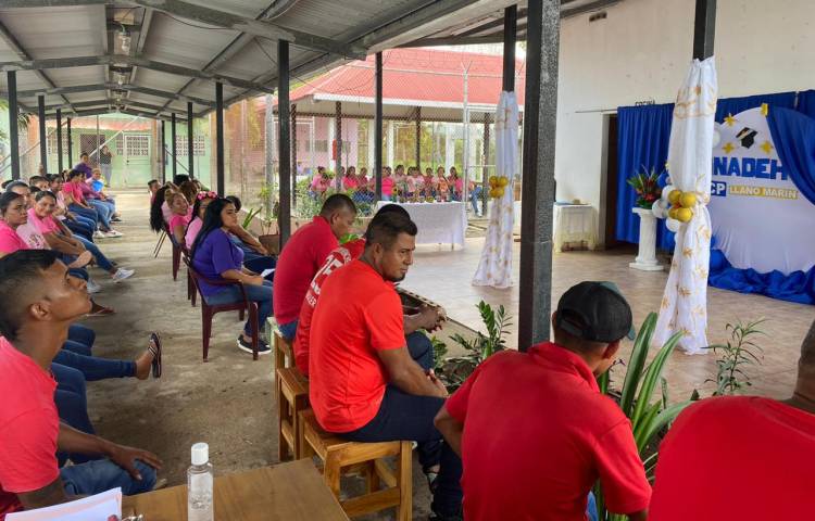 Privadas de Llano Marín culminan con éxito cursos del Inadeh