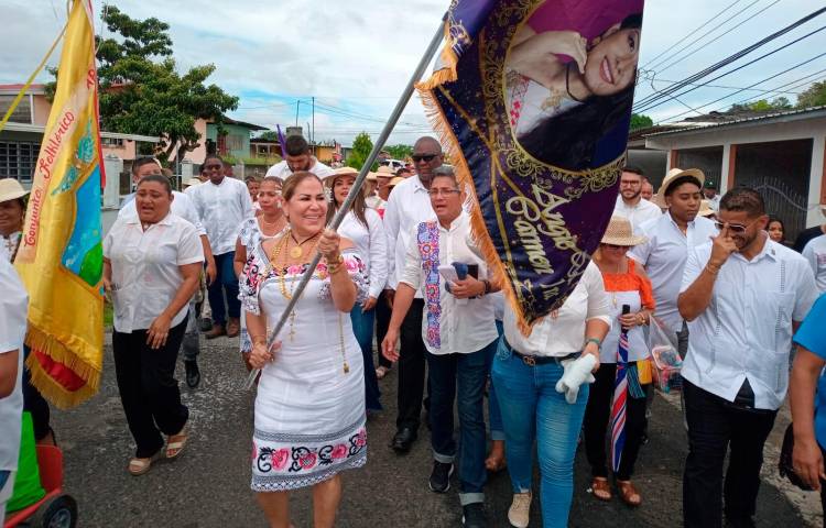 Delegación del desfile folclórico.