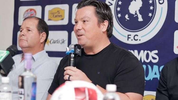 Felipe Borowsky durante la conferencia de prensa.