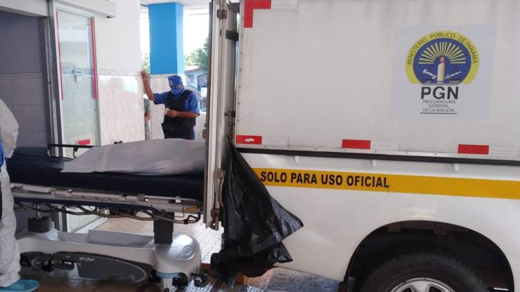 La víctima fue trasladada a la Policlínica del Seguro Social de Arraiján, donde falleció pese a los esfuerzos médicos.
