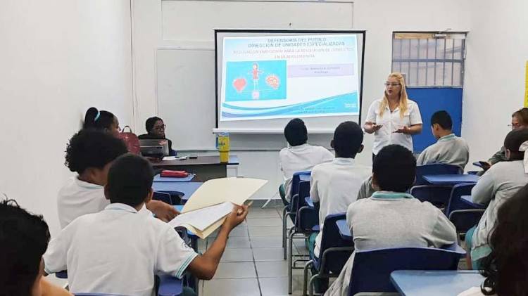 La Defensoría del Pueblo capacitó a 765 estudiantes.