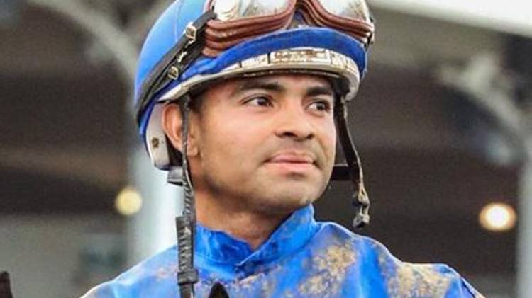 En mayo, Luis Sáez volvió a hacer historia al ganar la 151ª edición del Kentucky Oaks, sobre los lomos de “Good Cheer”.