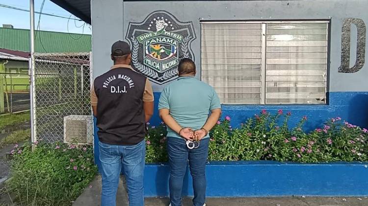 Diojenio Espinoza Chuito fue notificado de una orden judicial por actos libidinosos al presentarse en la sede de la DIJ en Bocas del Toro.