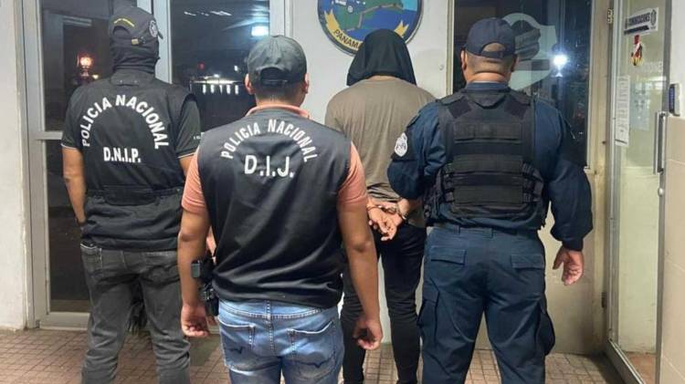 El juez de Garantías decretó detención provisional contra el imputado, tras acoger los argumentos presentados por el Ministerio Público durante la audiencia de solicitudes múltiples.