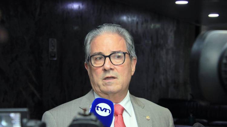 El ministro Boyd presentó un informe ante la Comisión de Salud de la AN.