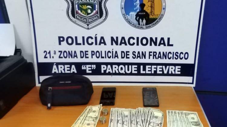 Parte de las evidencias confiscadas a los sospechosos.