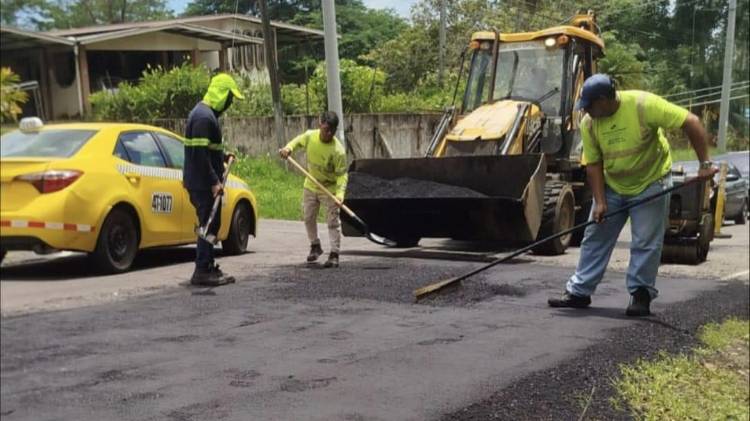 Actualmente, se ejecutan trabajos de reparación en más de 110 kilómetros de vías en distintas provincias.