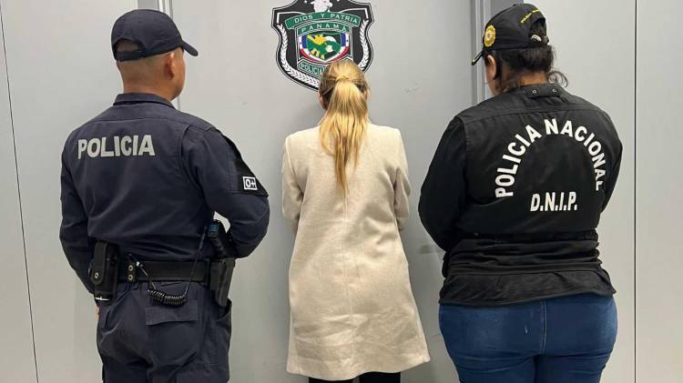 La empresaria Katerine Carvalho, condenada por blanqueo de capitales, espera el fallo de la apelación que definirá si cumple prisión o trabajo comunitario.