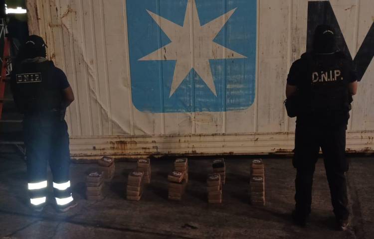 Incautan varios paquetes de droga en un puerto panameño