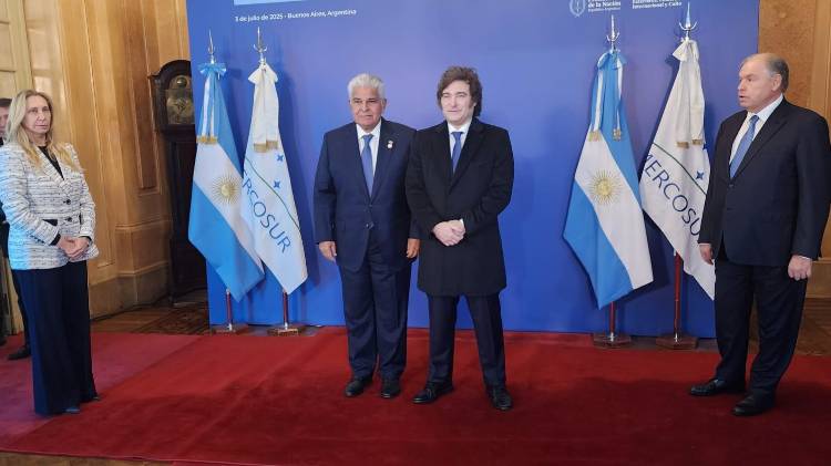 Los presidentes José Raúl Mulino y Javier Milei.
