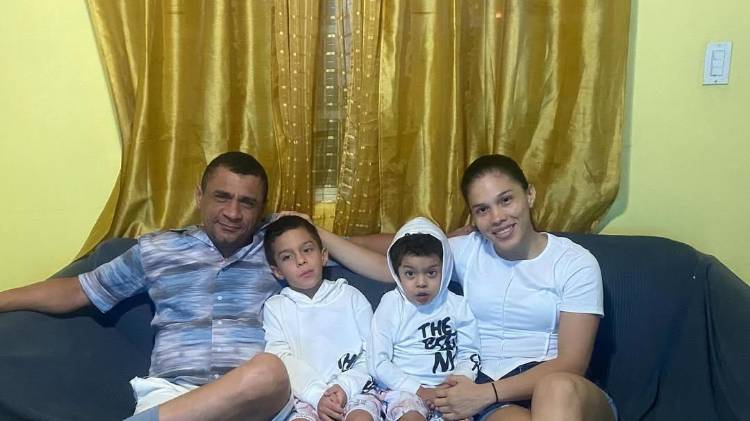 Con alma de madre, Nataly retiene su corona