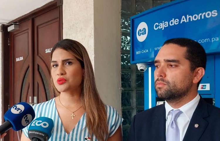 Diputados Alexandra Brenes y Roberto Zúñiga.