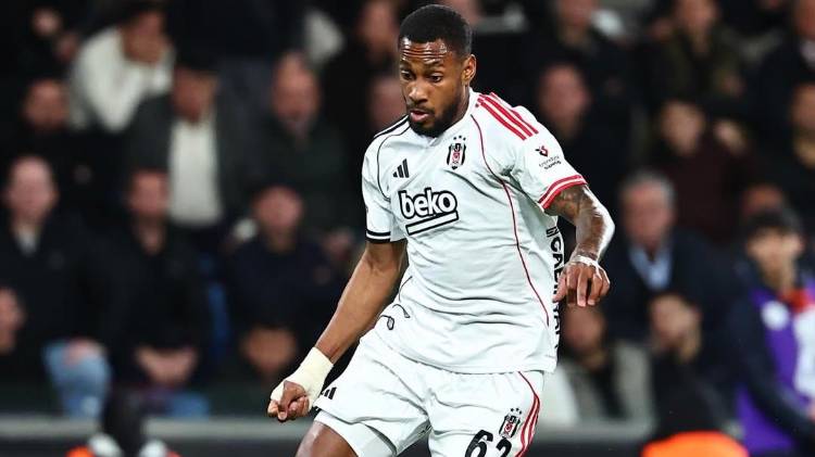 Michael Amir Murillo del Besiktas.