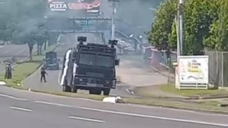 La Policía reprimió a manifestantes en la UP.
