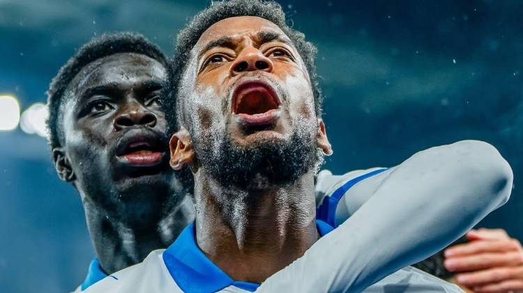 Michael Amir Murillo del Marsella.