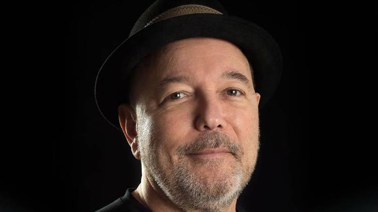 Rubén Blades, ganador de múltiples premios Grammy y Latin Grammy, anuncia sus últimas giras sobre los escenarios.